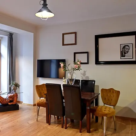 Dali Aparthotel 3*