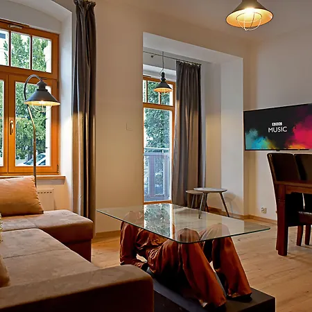 Dali Aparthotel 3*