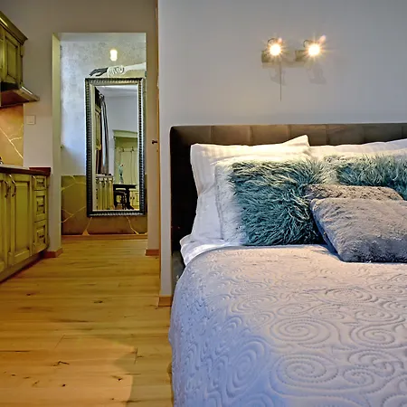 Dali Aparthotel 3*