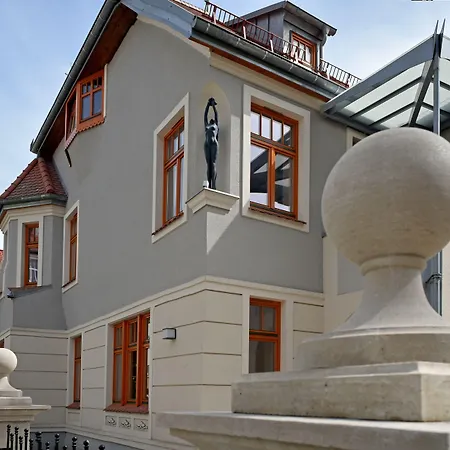 Dali 3*